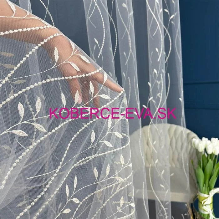 Záclona 25110 biela so zlatou výšivkou výška 280cm 