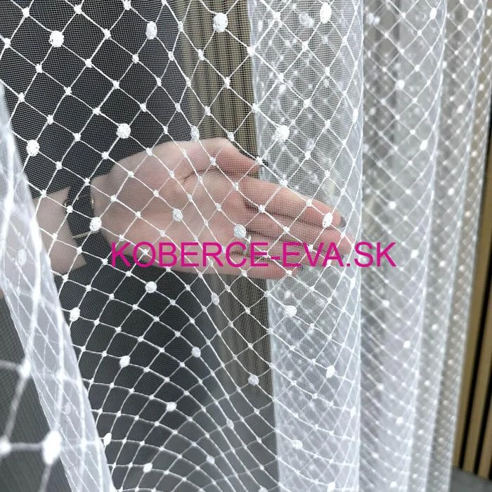 Záclona 9695-a biela s výšivkou výška 160cm 